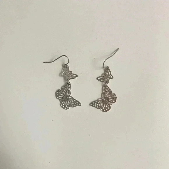 Silver butterfly dangle earrings. - Picture 1 of 1